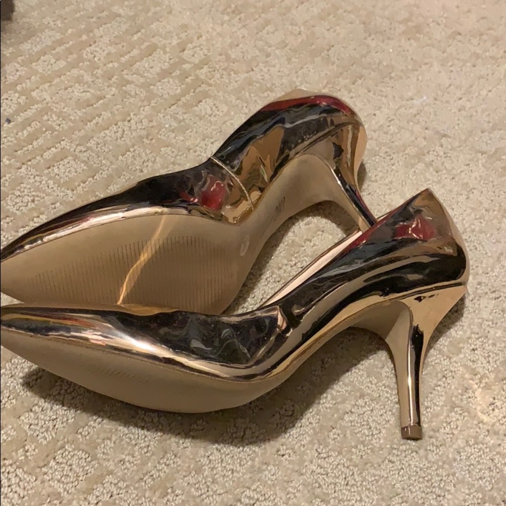Heels - Picture 3 of 3